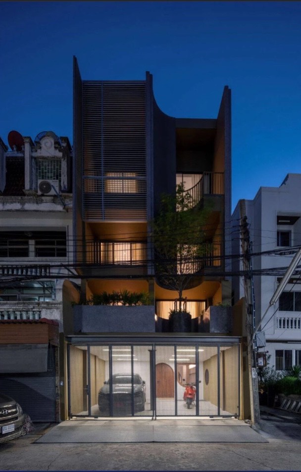 Nhà phố 4 tầng thoáng sáng dành cho gia đình 3 thế hệ của gia chủ yêu thích hình học